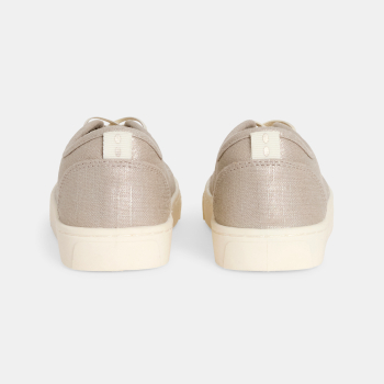 حذاء رياضي من القماش باللون...